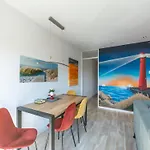 Gorgeous Seaside Apartment *